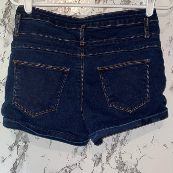 Refuge Jean shorts - Picture 2 of 5